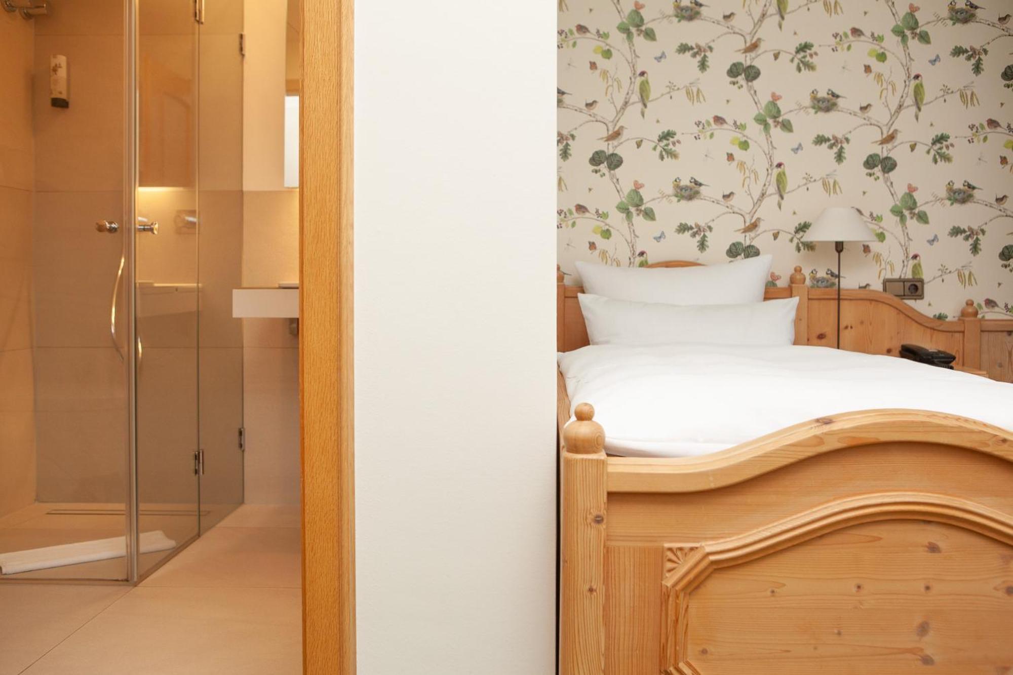 קאסל Hotel Elfbuchen מראה חיצוני תמונה